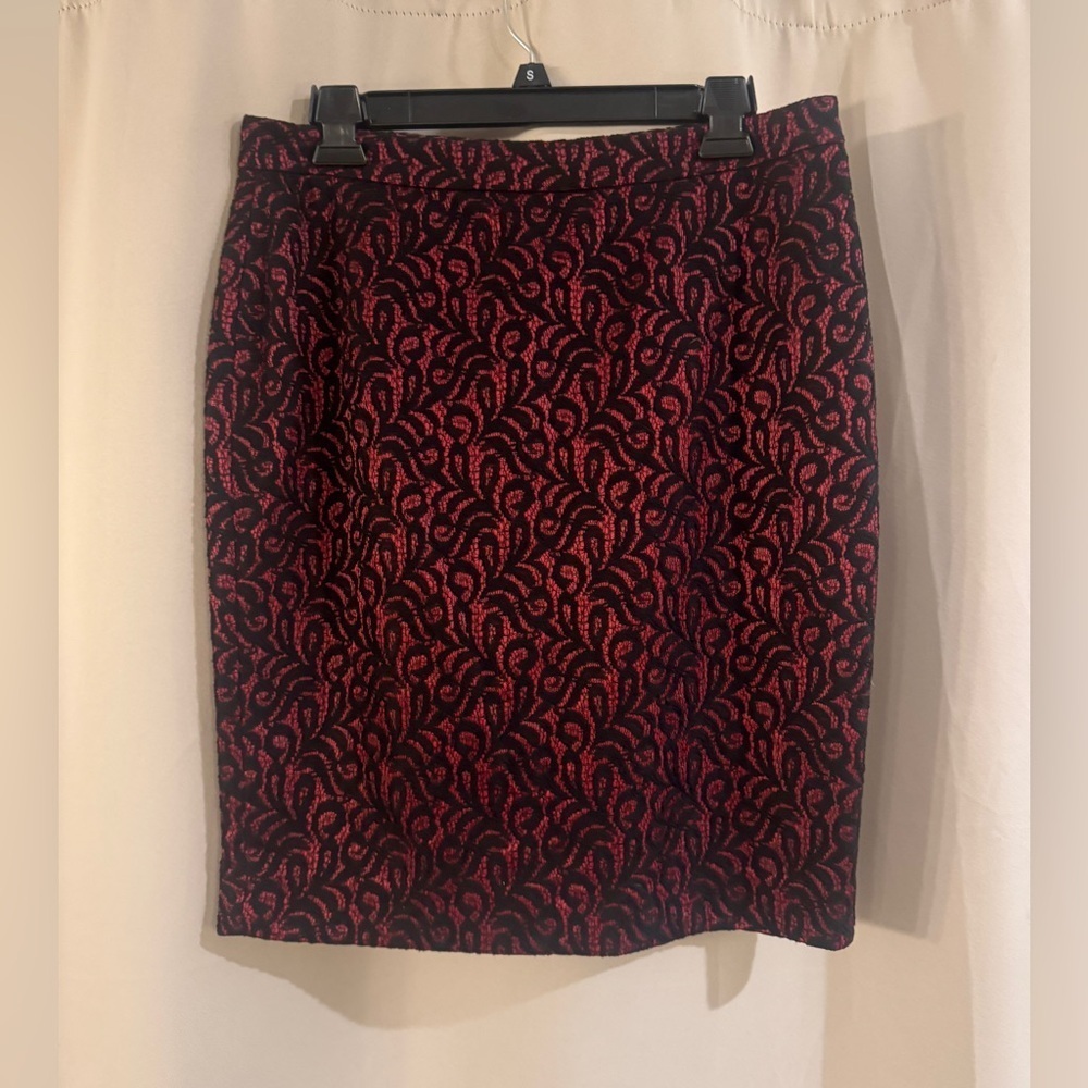 NWT The Limited Black and Red Patterned Skirt